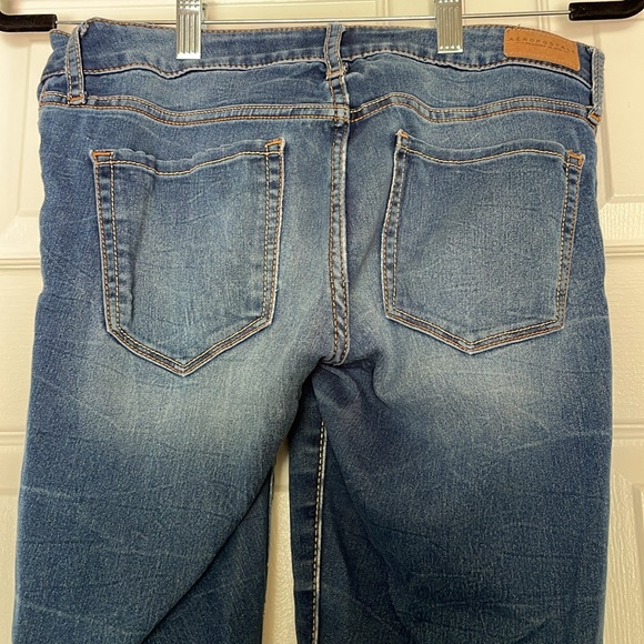 Aeropostale Women’s Ankle Jegging Jeans - Picture 4 of 4